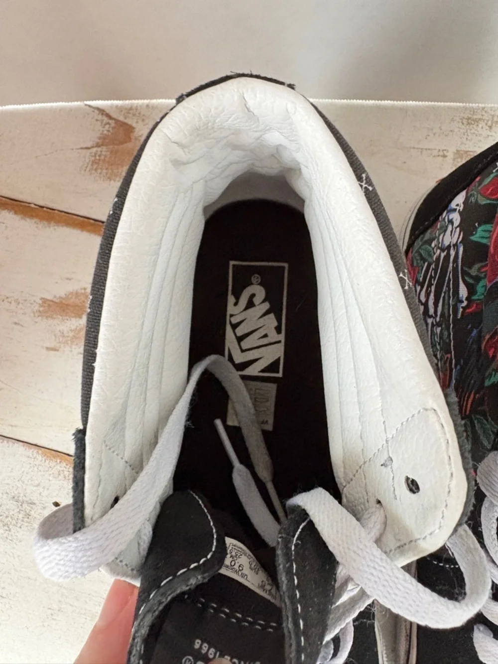VANS Sk8-Hi Rose Skulls sneakers hi-top punk goth skate sz 9 women 7.5 men suede
